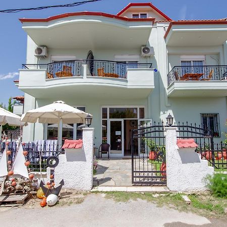 Athanasia Inn Vrasná Extérieur photo