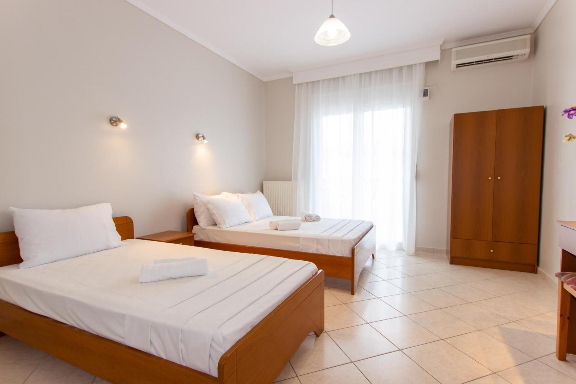 Athanasia Inn Vrasná Extérieur photo