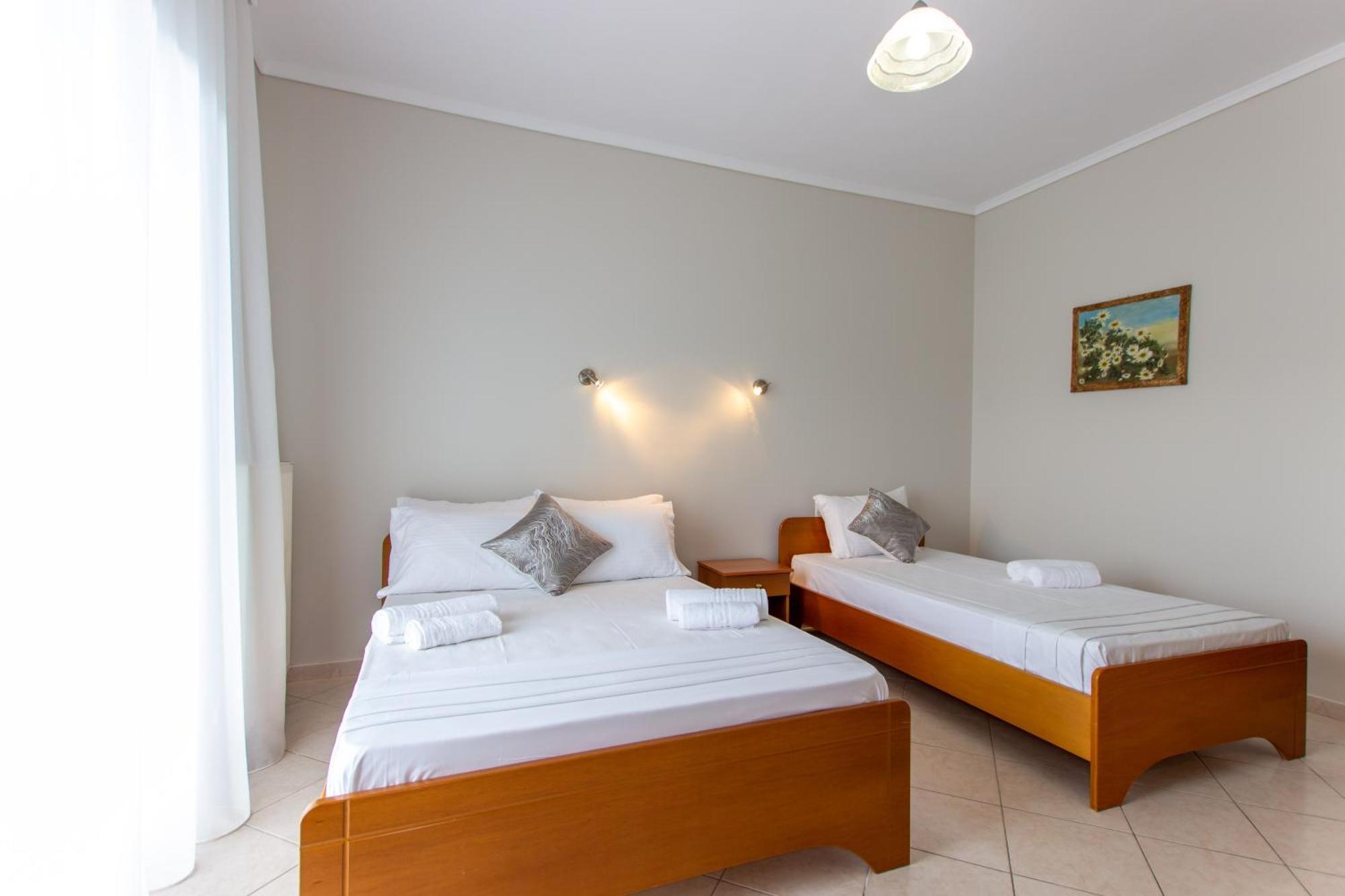 Athanasia Inn Vrasná Extérieur photo