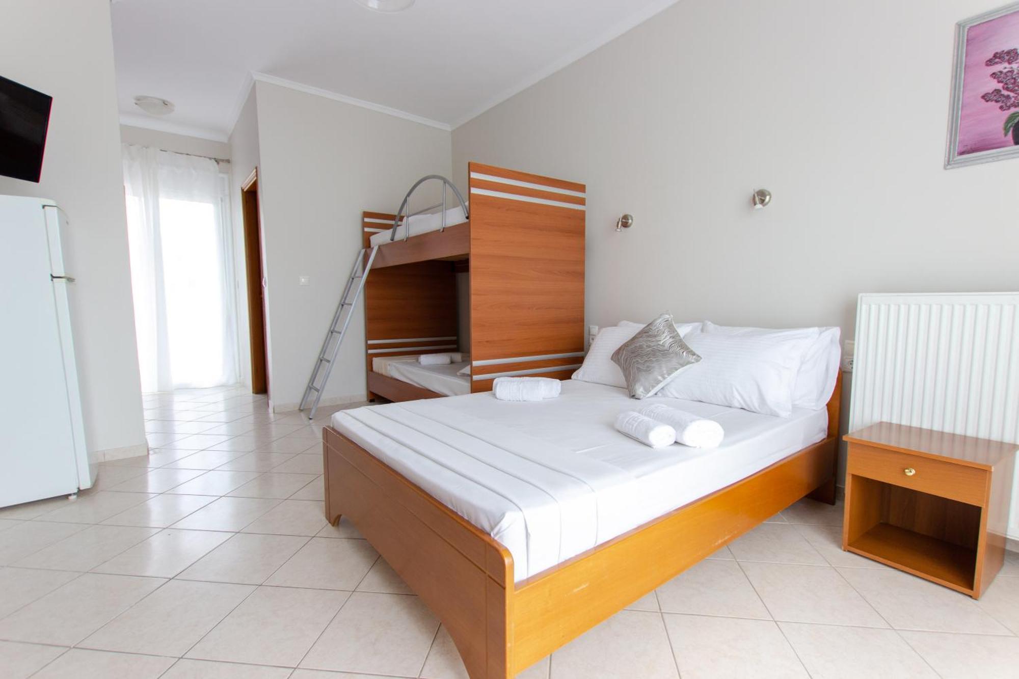 Athanasia Inn Vrasná Extérieur photo