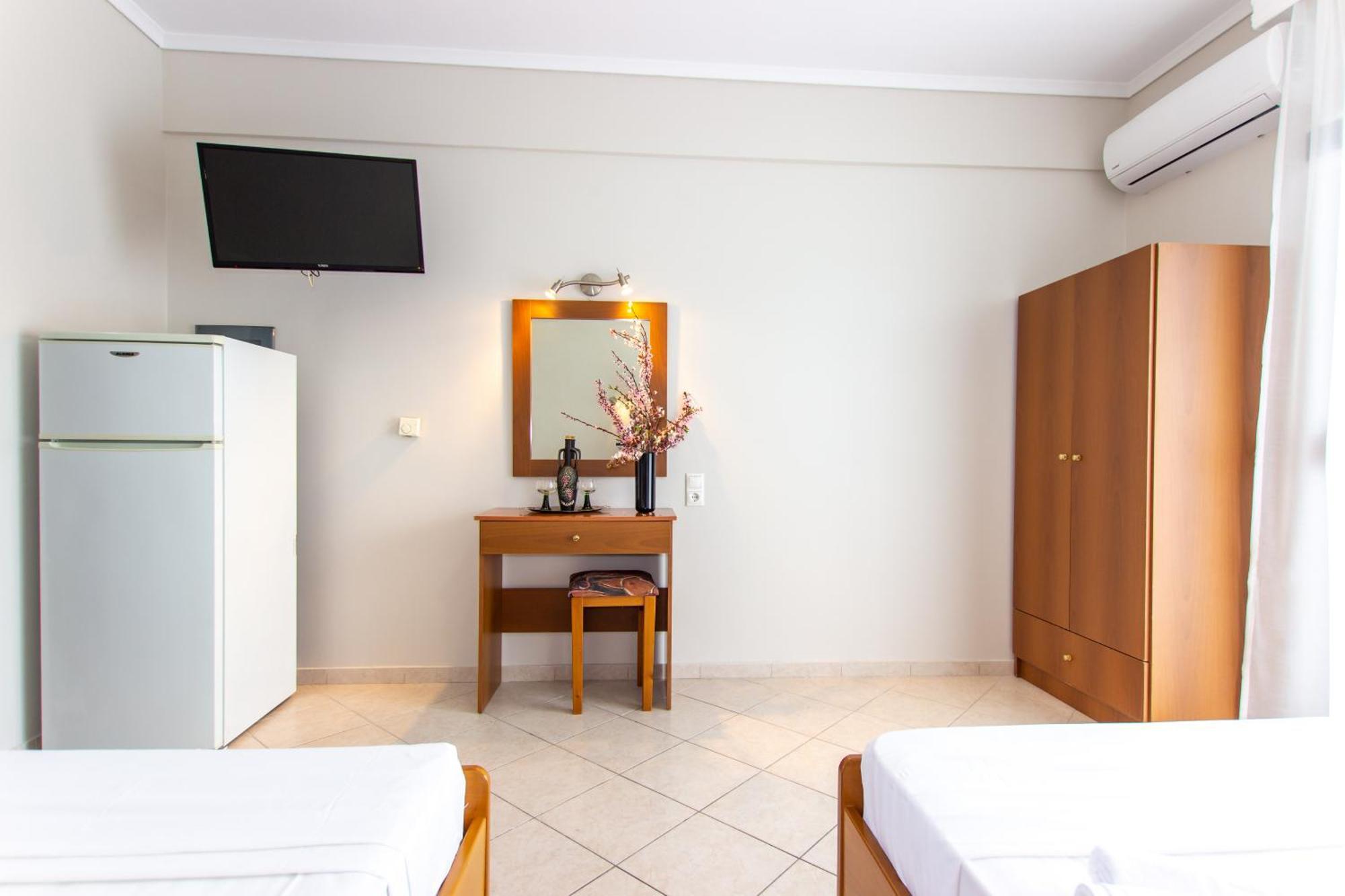 Athanasia Inn Vrasná Extérieur photo