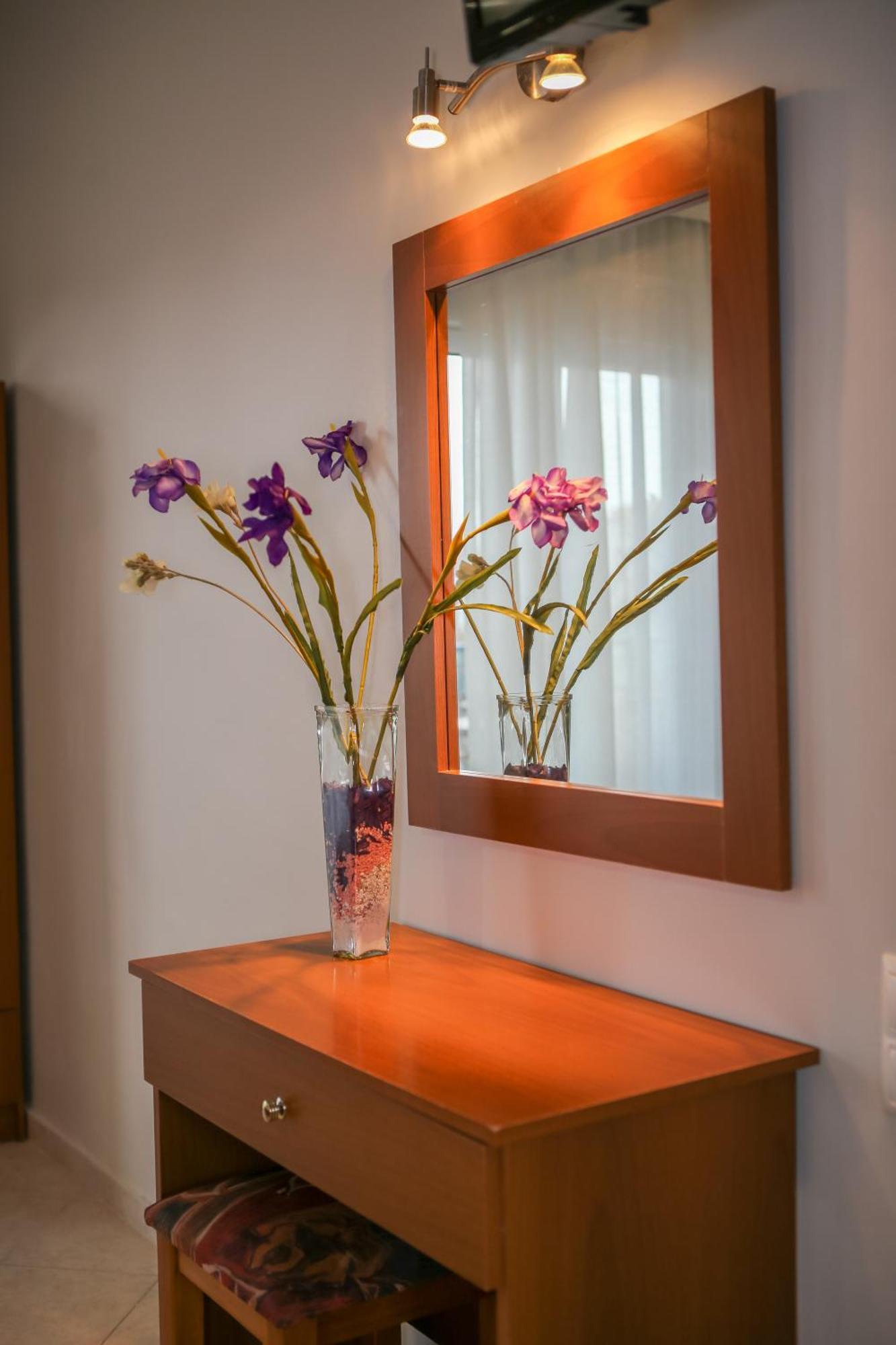 Athanasia Inn Vrasná Extérieur photo