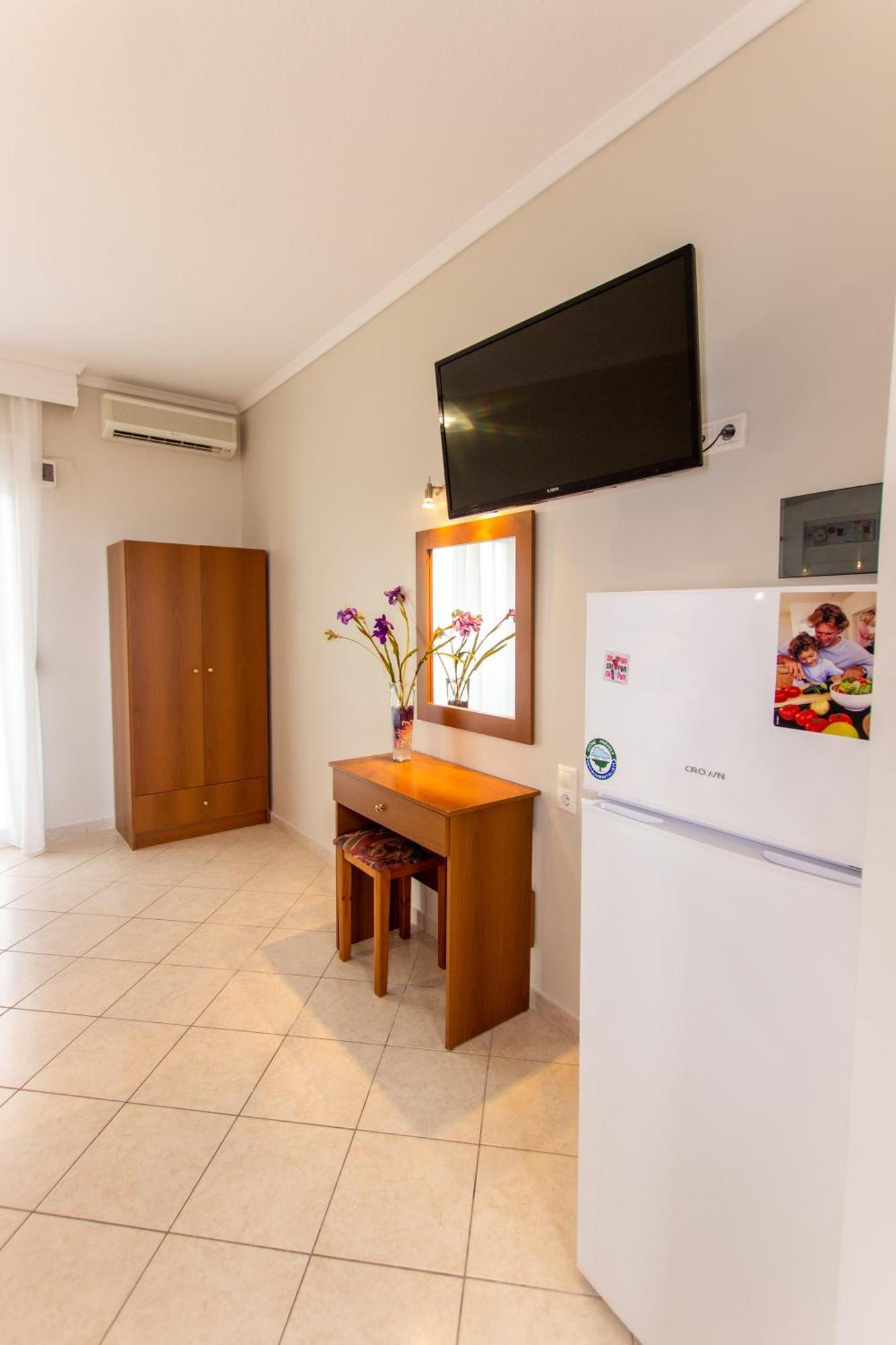 Athanasia Inn Vrasná Extérieur photo