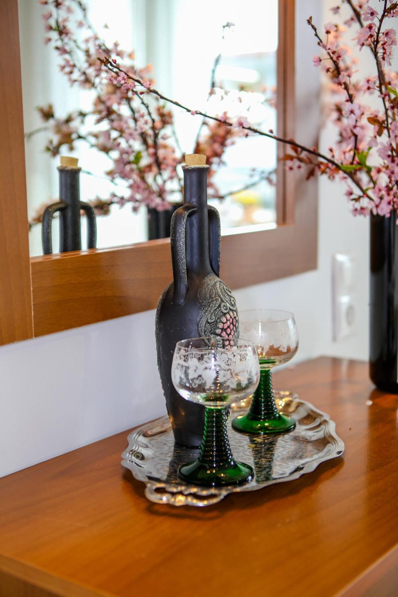 Athanasia Inn Vrasná Extérieur photo
