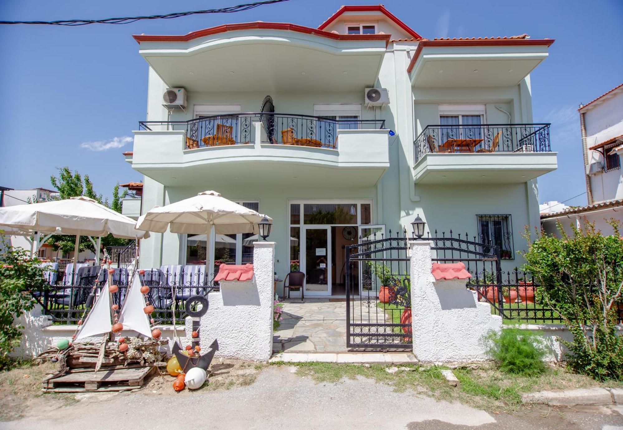 Athanasia Inn Vrasná Extérieur photo