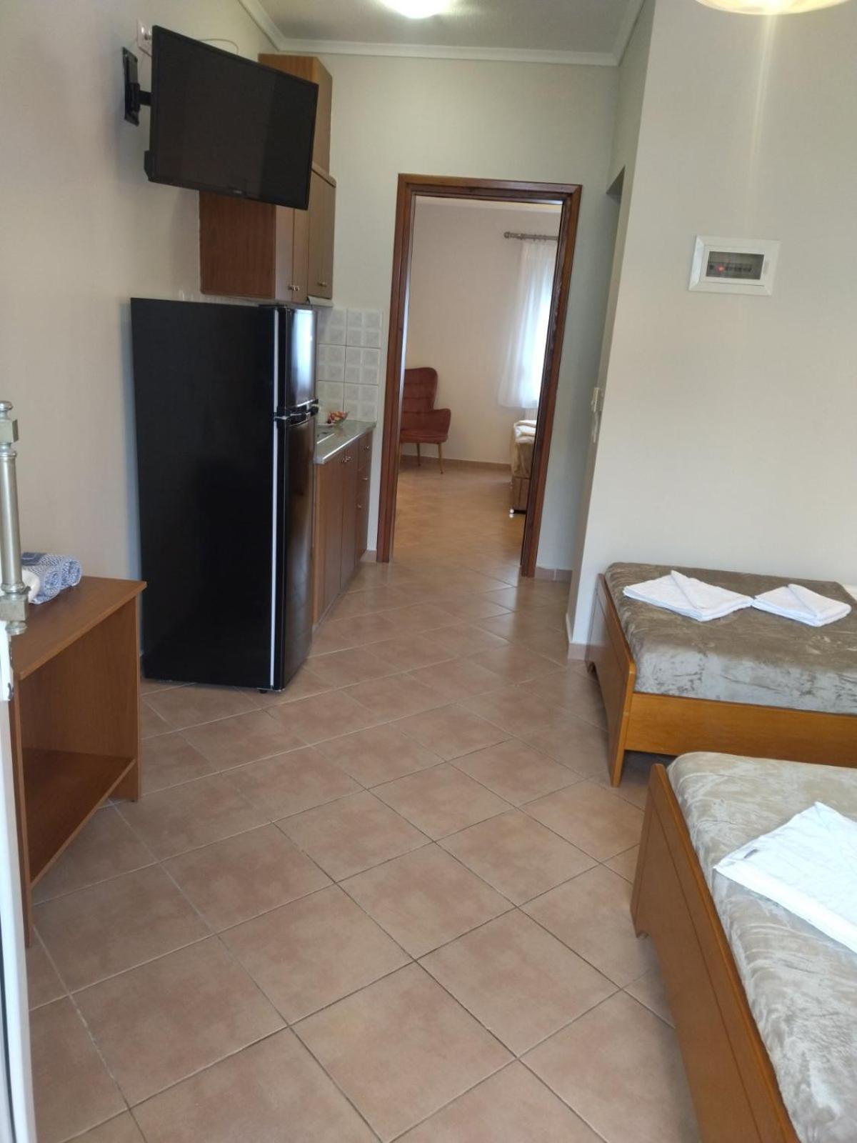 Athanasia Inn Vrasná Extérieur photo