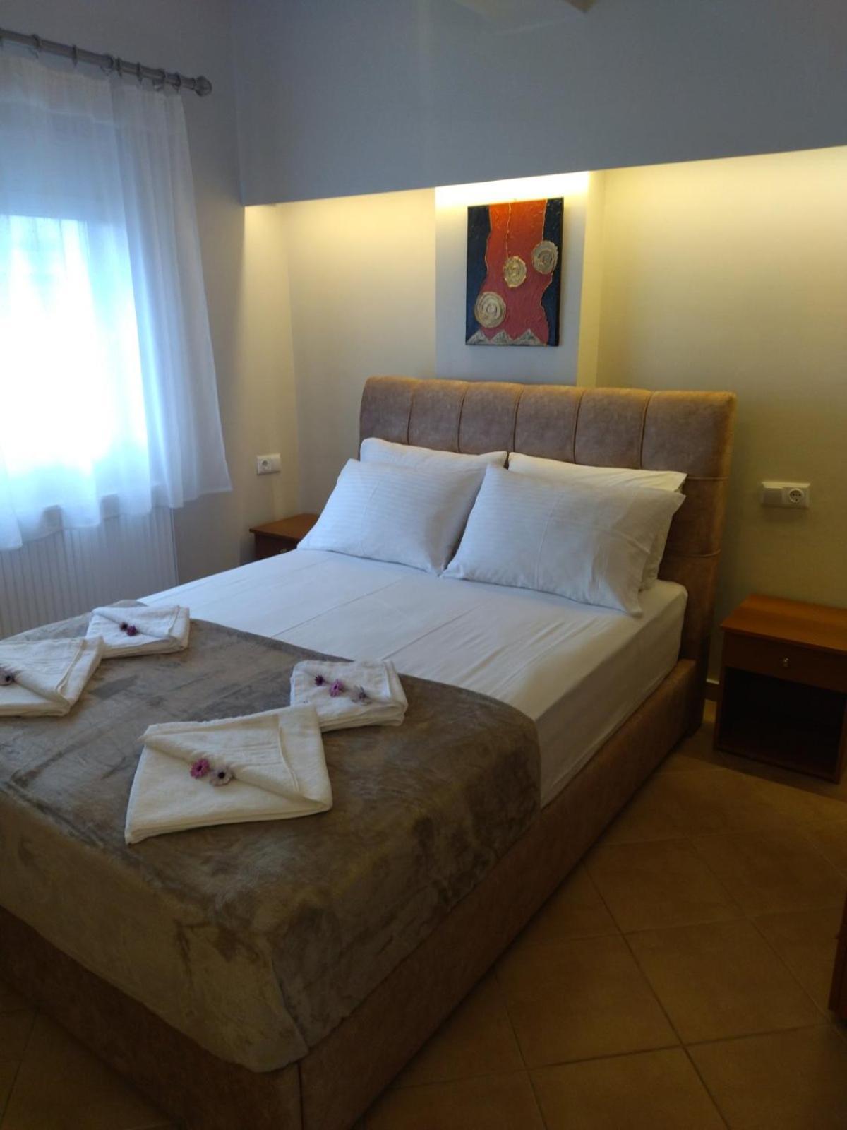 Athanasia Inn Vrasná Extérieur photo